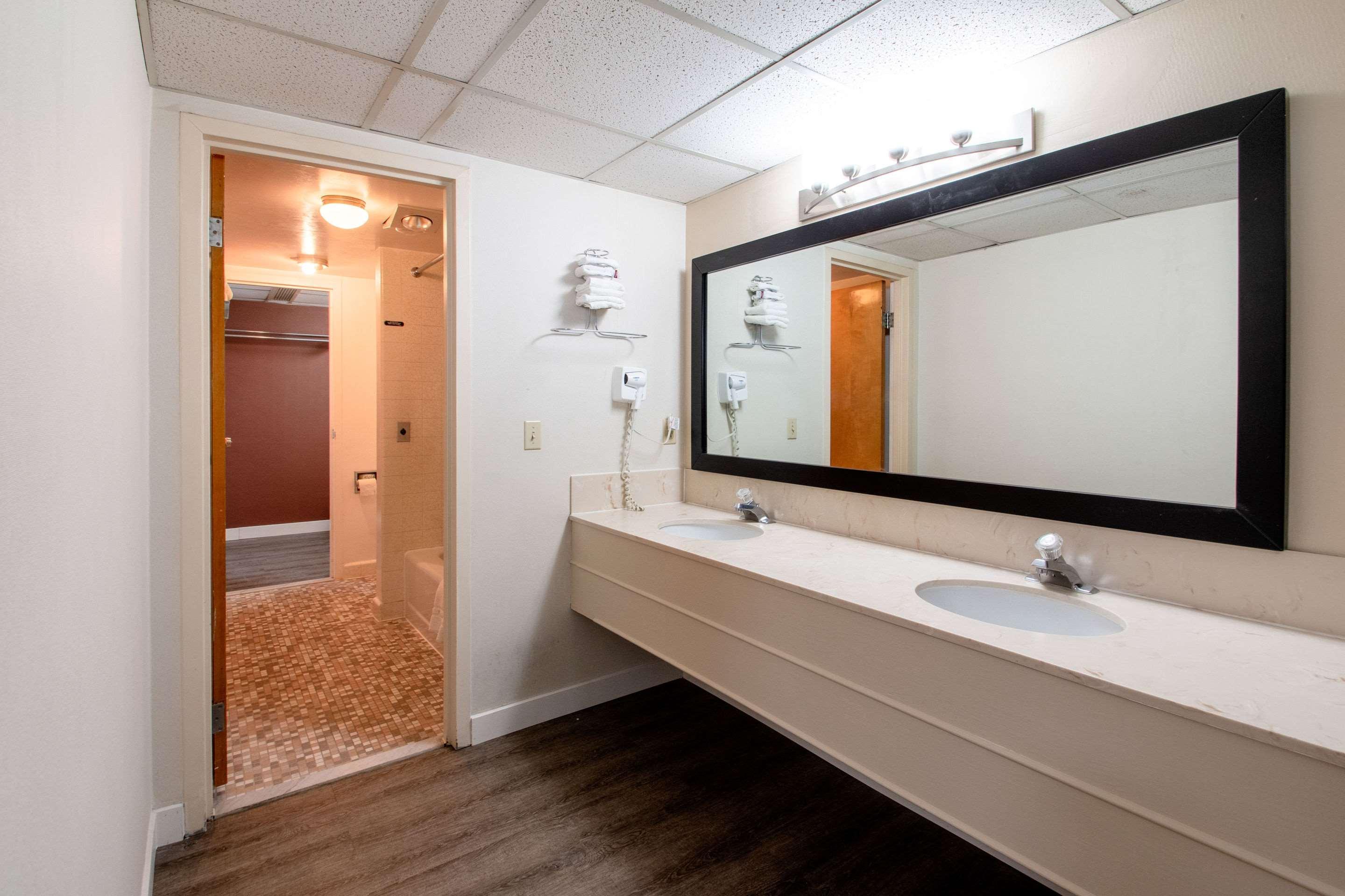 Econo Lodge Elko Downtown Area Екстер'єр фото